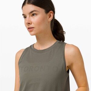 Lululemon Swiftly Breathe “Toronto” Crop Tank in Grey - Size 8